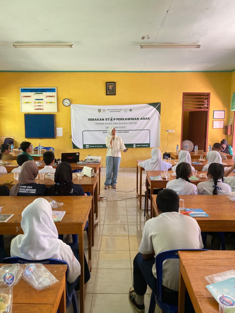 “Mahasiswa KKP UIN MATARAM &amp; Praktisi Kesehatan Masyarakat, Sosialisasi Stop Pernikahan Dini di SMP 5 Narmada, Desa Suranadi”