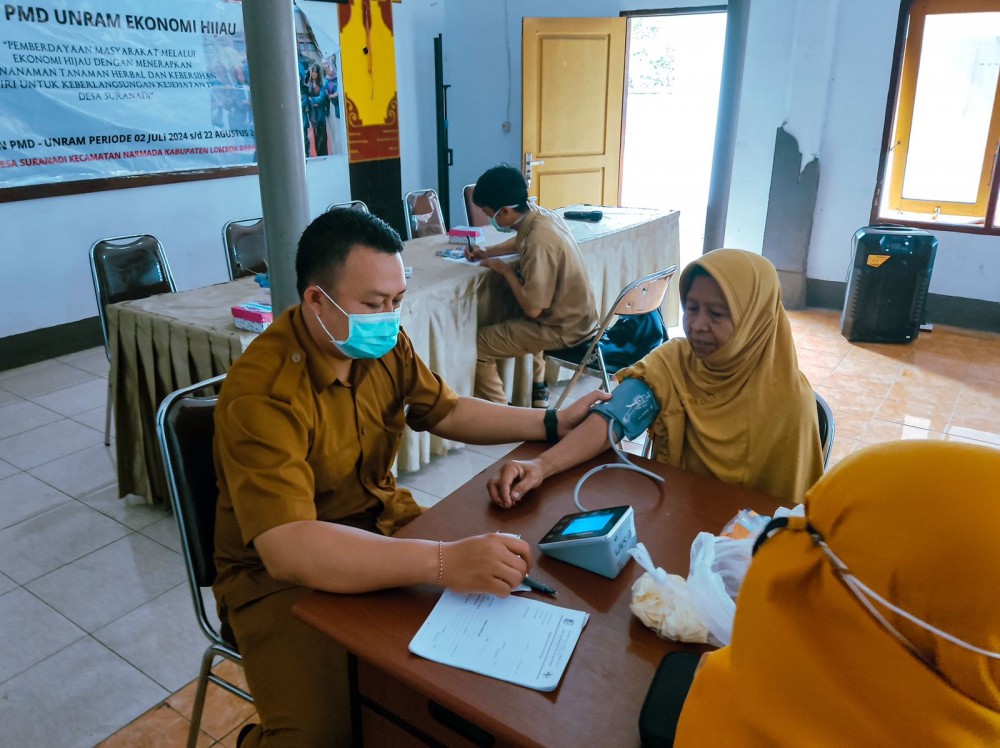 KKN PMD UNRAM DESA SURANADI KELOMPOK 2 2024 : Melaksanakan Kegiatan Cek Kesehatan Gratis Untuk Seluruh Warga Desa Suranadi 