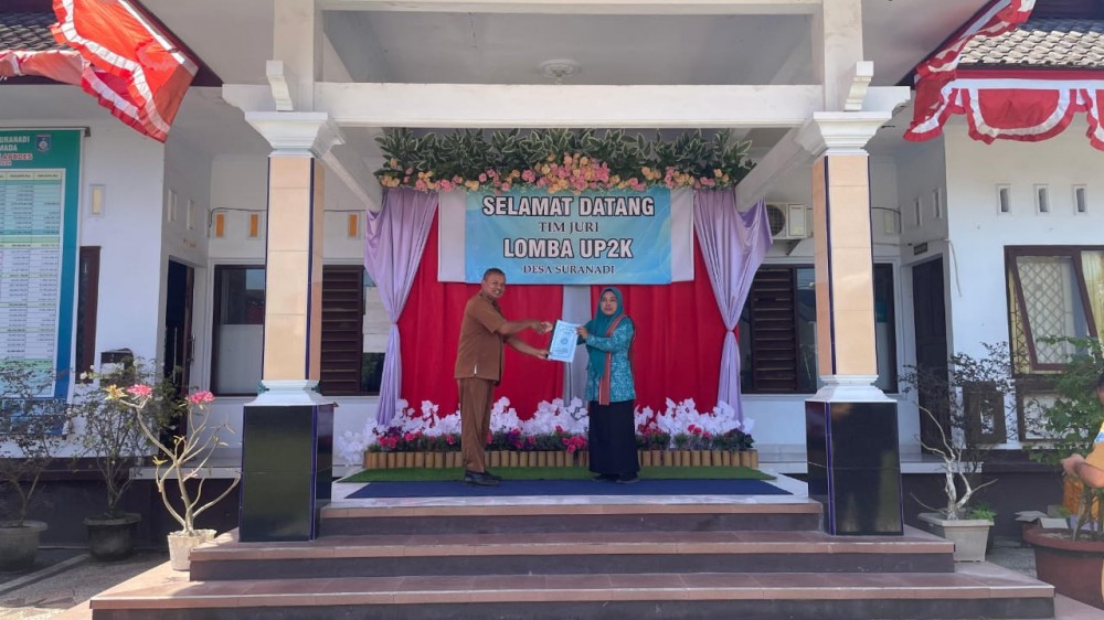 DODOL MENJADI PRODUK UNGGULAN UP2K PKK DESA SURANADI DALAM LOMBA UP2K PKK TINGKAT KABUPATEN