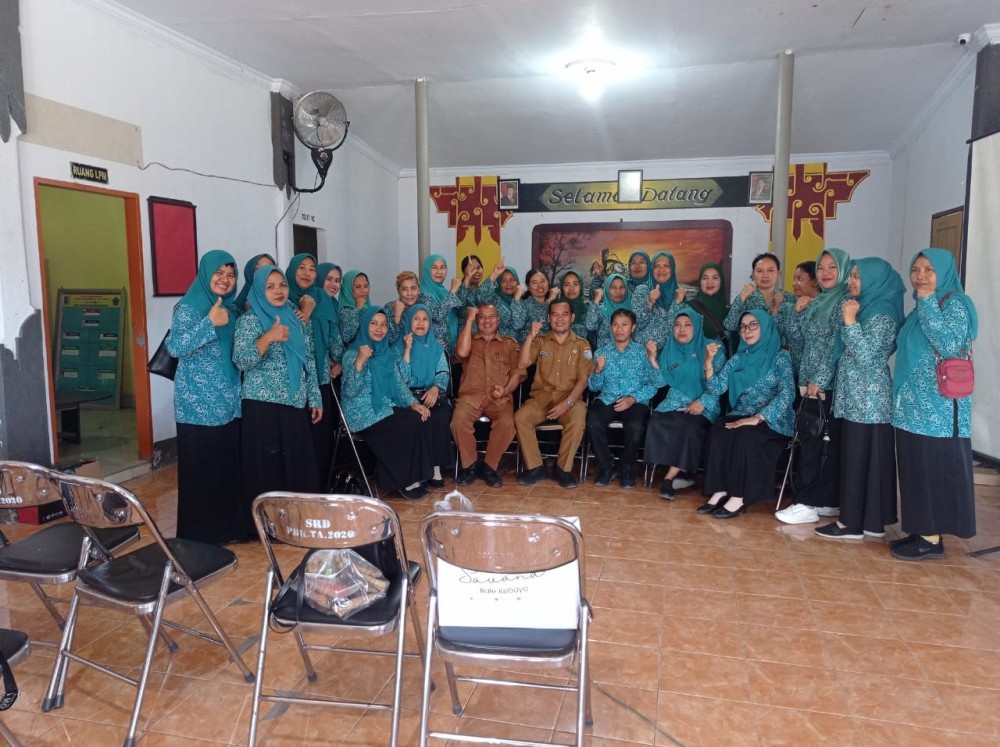 DODOL MENJADI PRODUK UNGGULAN UP2K PKK DESA SURANADI DALAM LOMBA UP2K PKK TINGKAT KABUPATEN