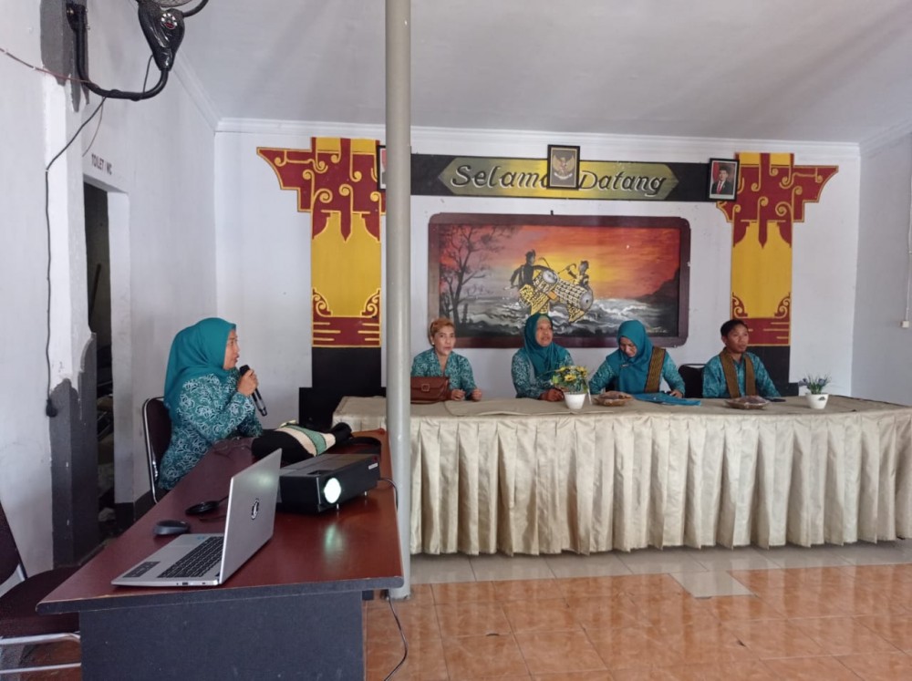 DODOL MENJADI PRODUK UNGGULAN UP2K PKK DESA SURANADI DALAM LOMBA UP2K PKK TINGKAT KABUPATEN
